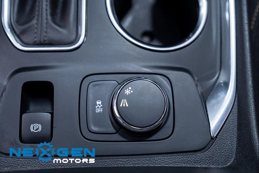 used 2020 Chevrolet Traverse car, priced at $18,900