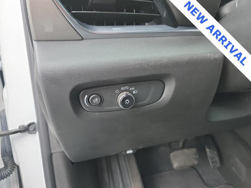 used 2023 Chevrolet Traverse car, priced at $25,500