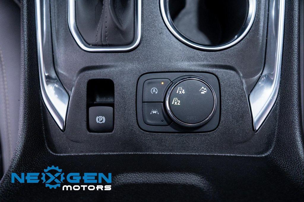 used 2023 Chevrolet Traverse car, priced at $28,000