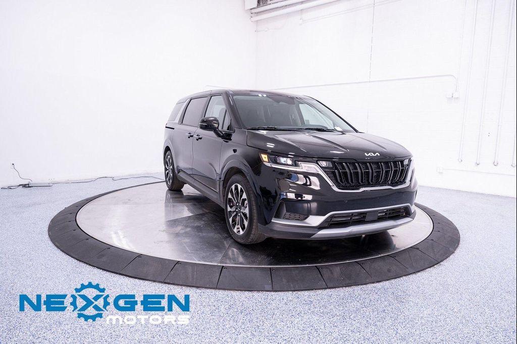 used 2024 Kia Carnival car, priced at $30,500