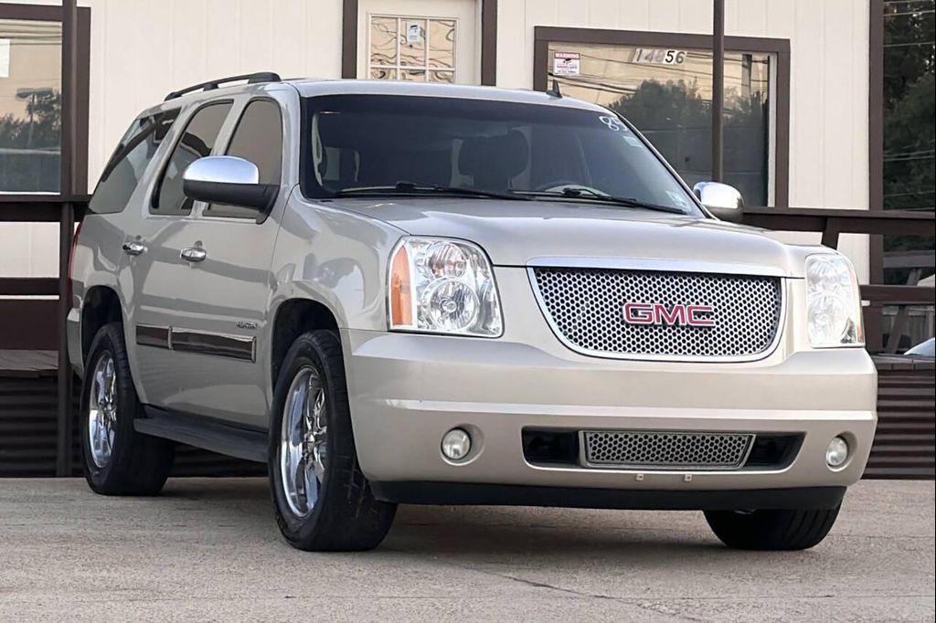 used 2011 GMC Yukon car, priced at $6,995