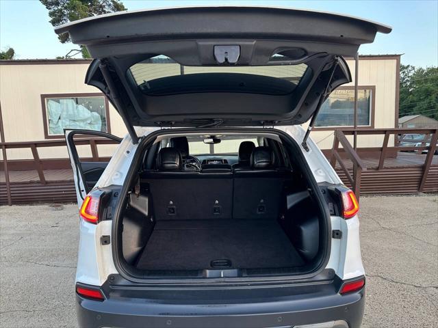 used 2019 Jeep Cherokee car, priced at $12,995
