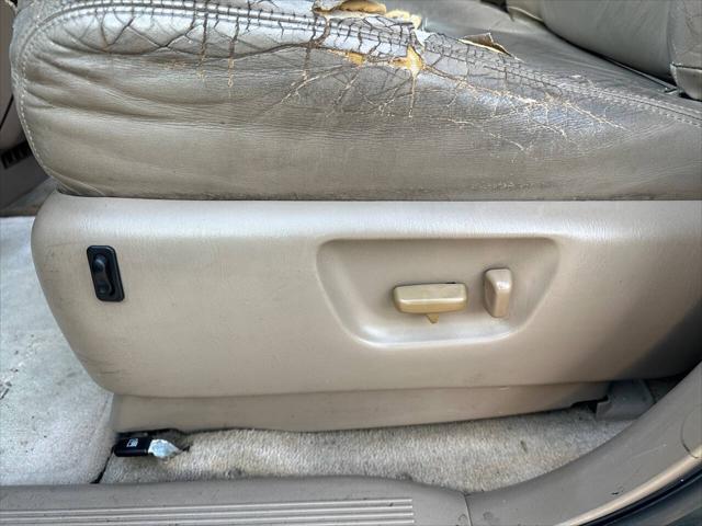 used 2001 Toyota Sienna car, priced at $2,995