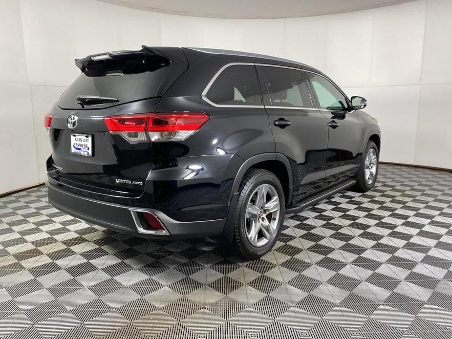 used 2018 Toyota Highlander car, priced at $27,984