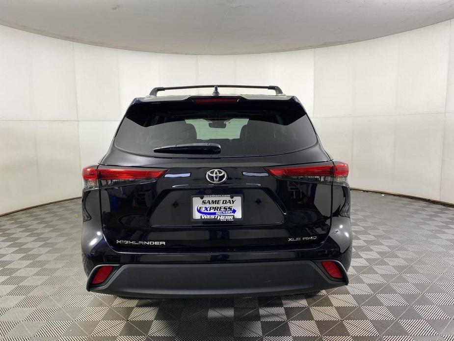 used 2022 Toyota Highlander car, priced at $37,437