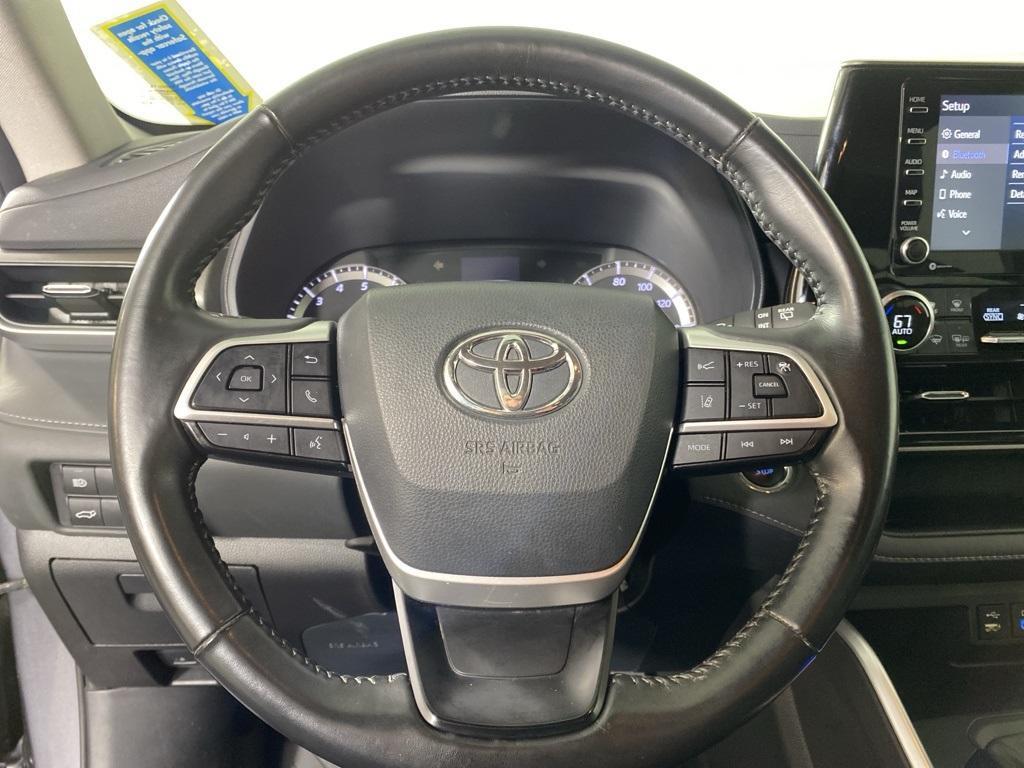 used 2022 Toyota Highlander car, priced at $30,752