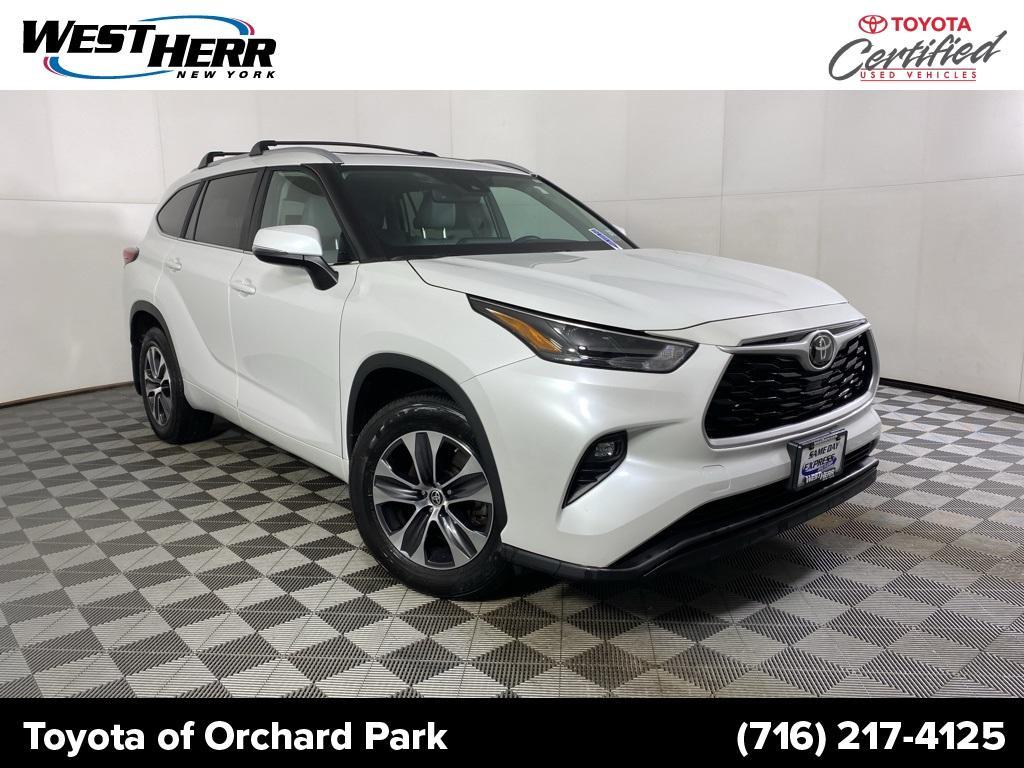 used 2023 Toyota Highlander car, priced at $37,942