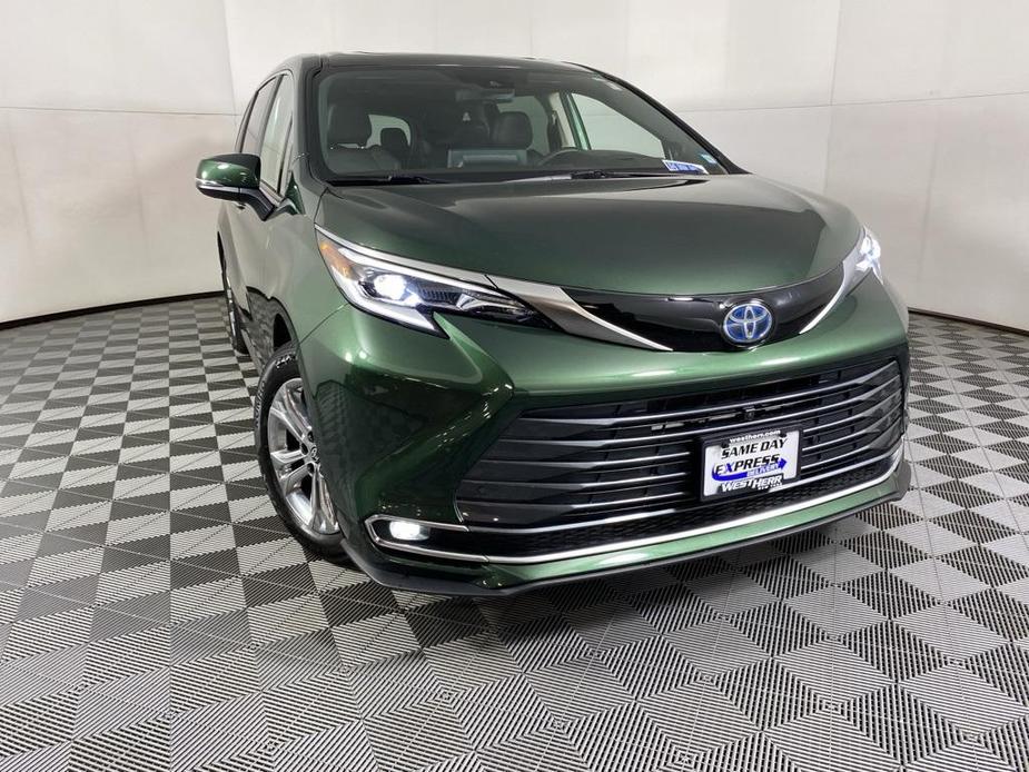 used 2022 Toyota Sienna car, priced at $51,322