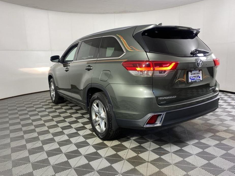 used 2019 Toyota Highlander car, priced at $33,437