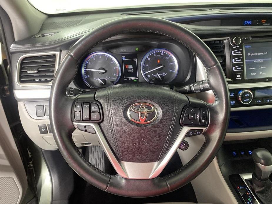 used 2019 Toyota Highlander car, priced at $33,437