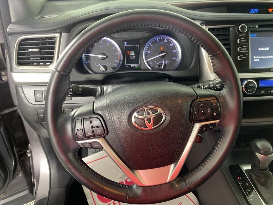 used 2018 Toyota Highlander car, priced at $25,984