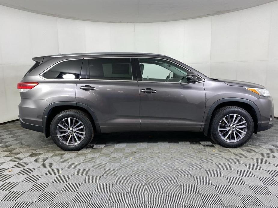 used 2018 Toyota Highlander car, priced at $25,984