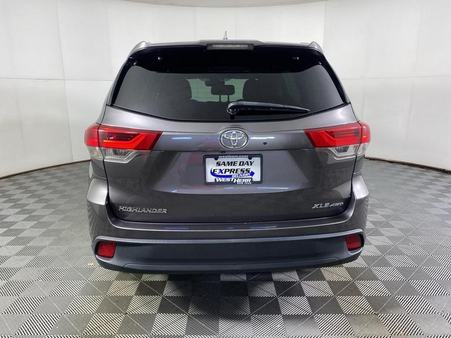 used 2018 Toyota Highlander car, priced at $25,984