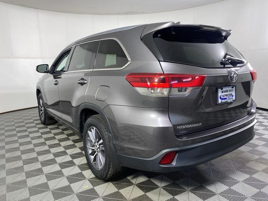 used 2018 Toyota Highlander car, priced at $25,984