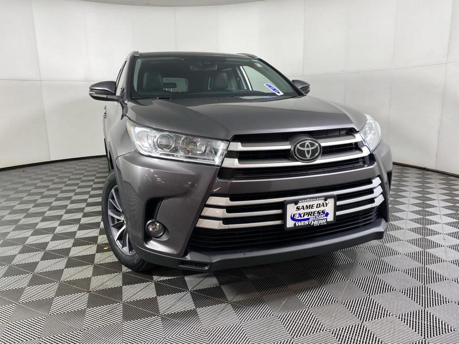 used 2018 Toyota Highlander car, priced at $25,984