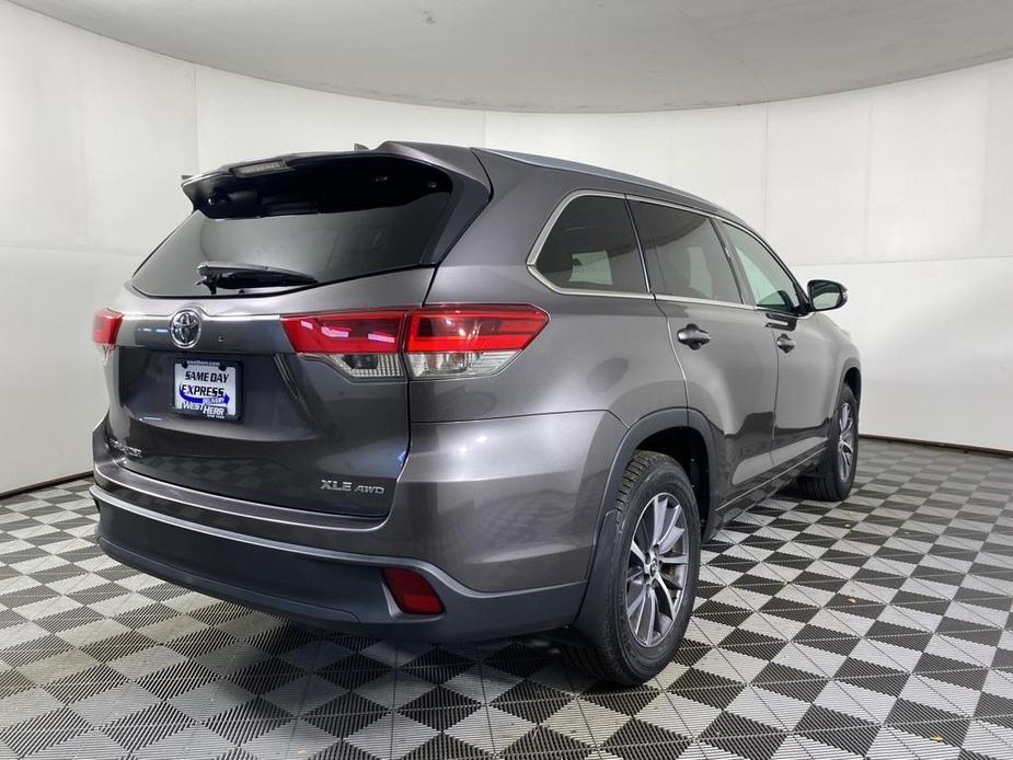 used 2018 Toyota Highlander car, priced at $25,984