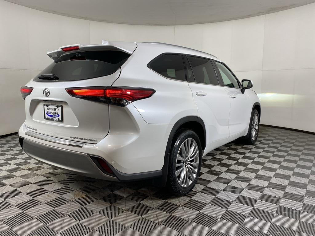 used 2023 Toyota Highlander car, priced at $45,519