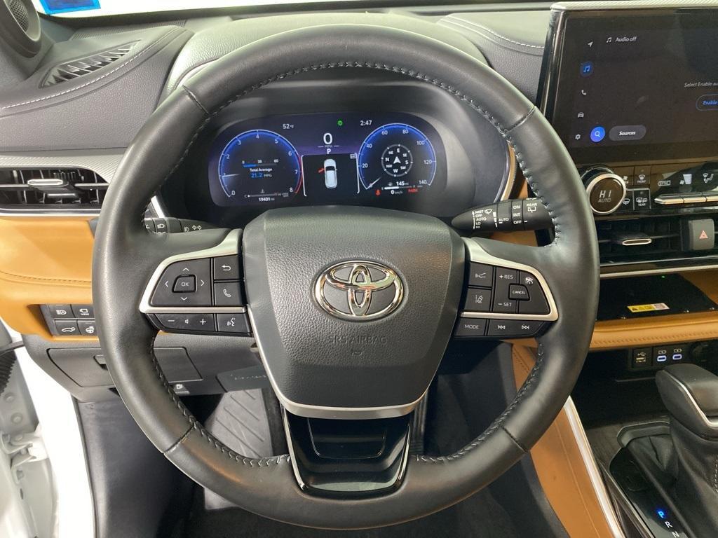 used 2023 Toyota Highlander car, priced at $45,519