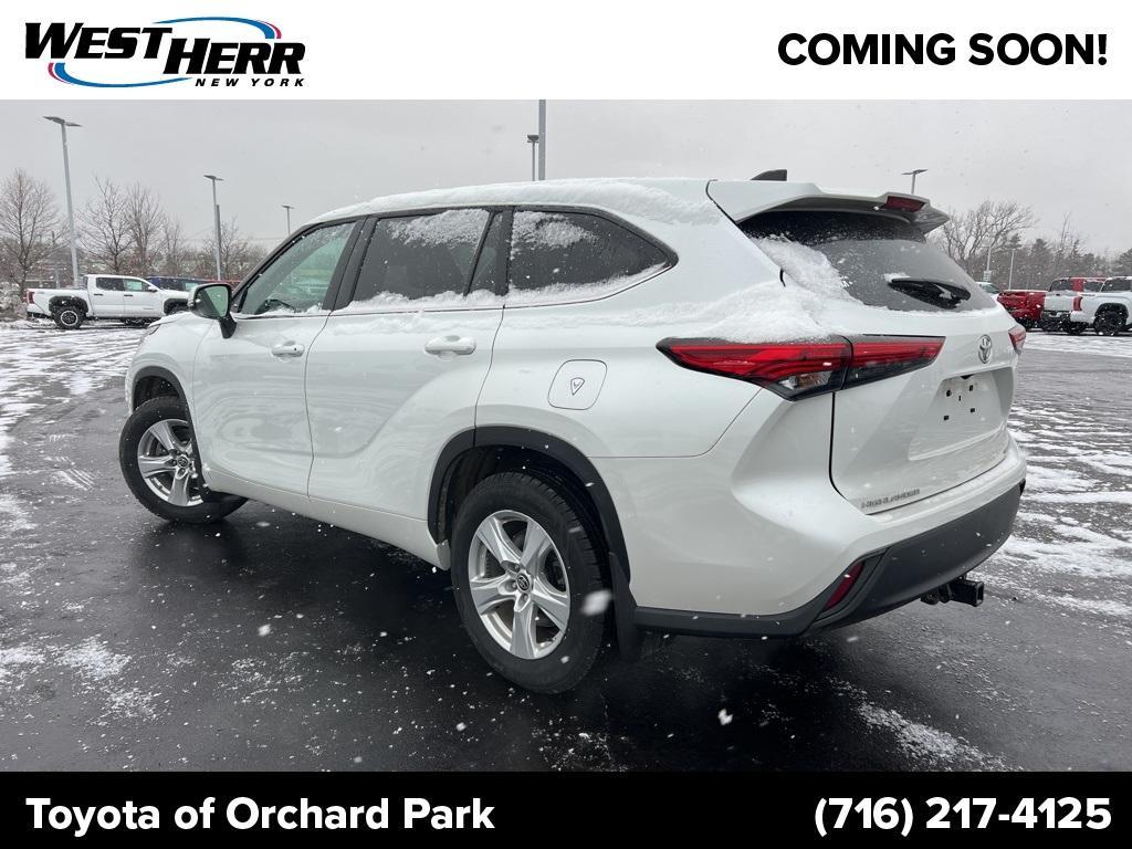 used 2022 Toyota Highlander car, priced at $32,530