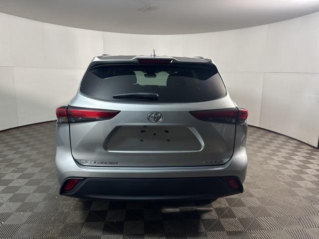 used 2021 Toyota Highlander car, priced at $34,642