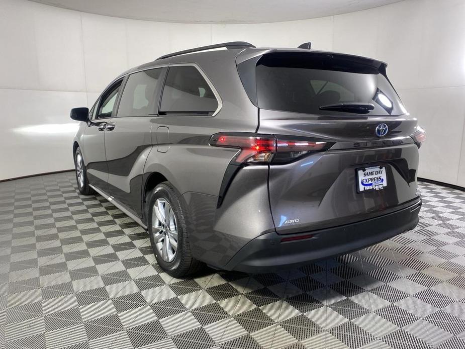 used 2024 Toyota Sienna car, priced at $45,657