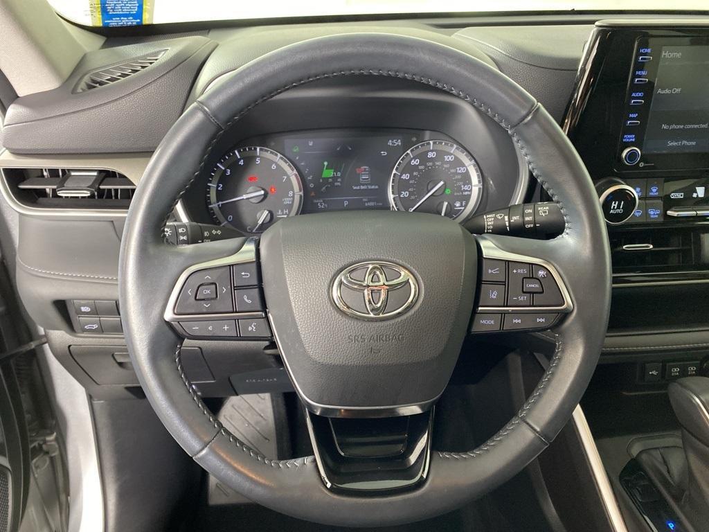 used 2021 Toyota Highlander car, priced at $33,464