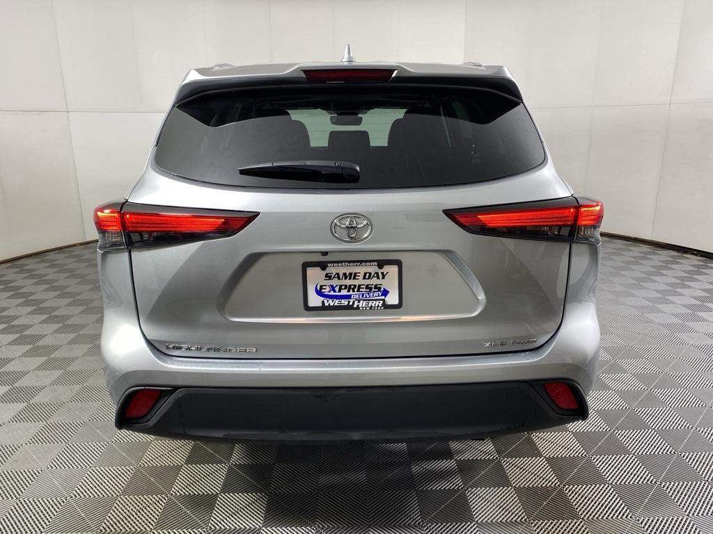 used 2021 Toyota Highlander car, priced at $33,464