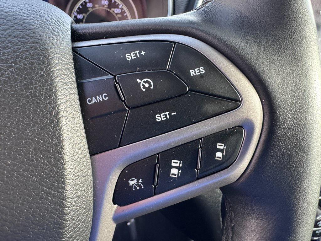 used 2019 Jeep Cherokee car, priced at $15,495