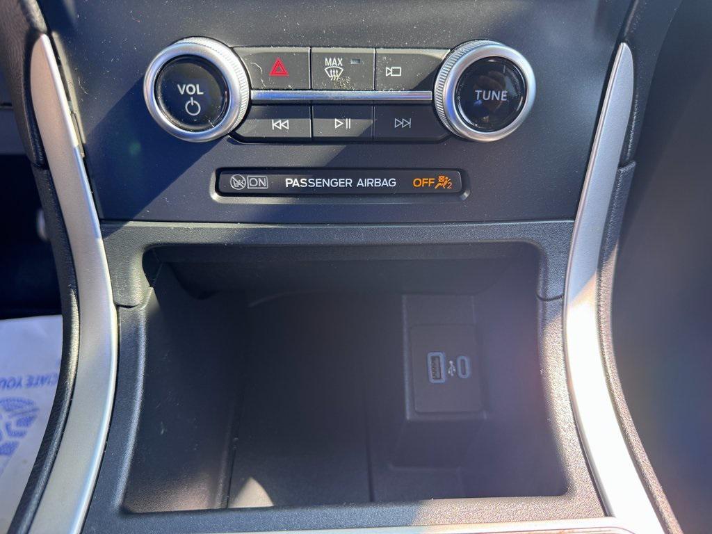 used 2024 Ford Edge car, priced at $24,397
