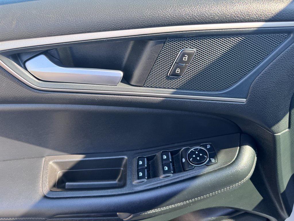 used 2024 Ford Edge car, priced at $24,397