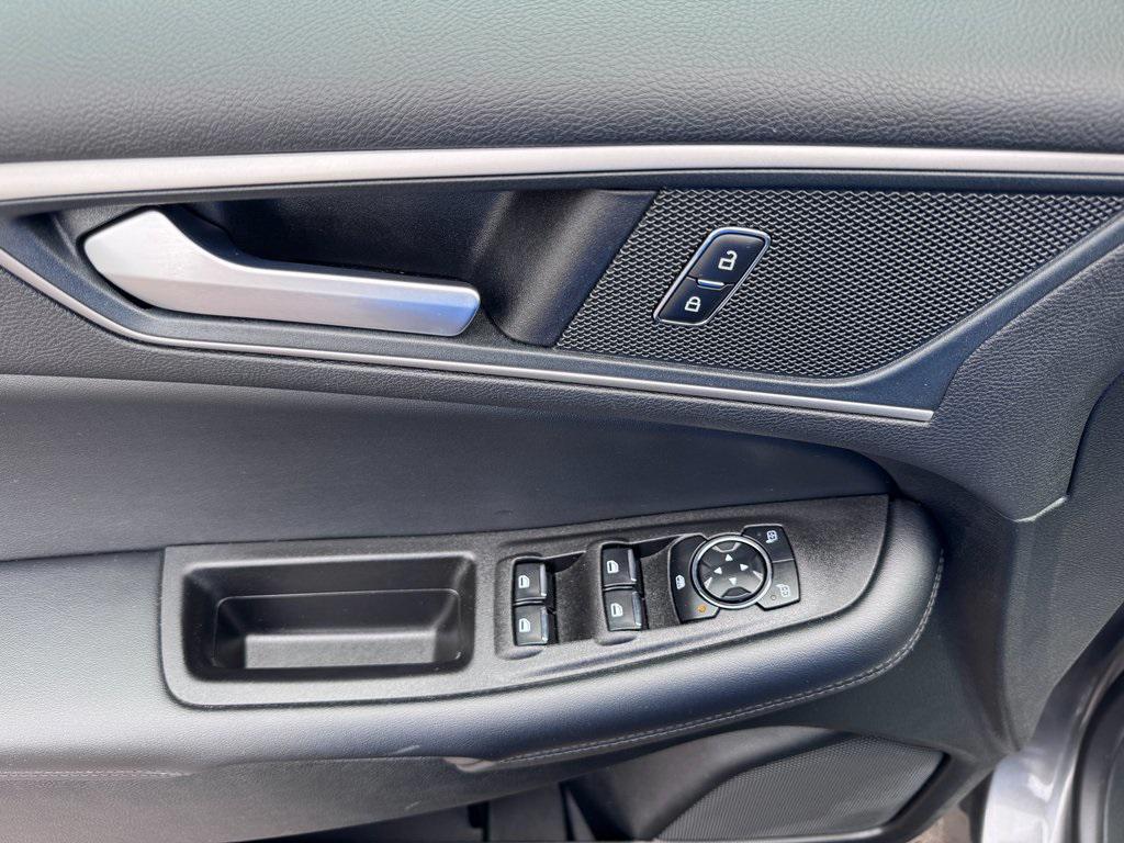 used 2024 Ford Edge car, priced at $24,776