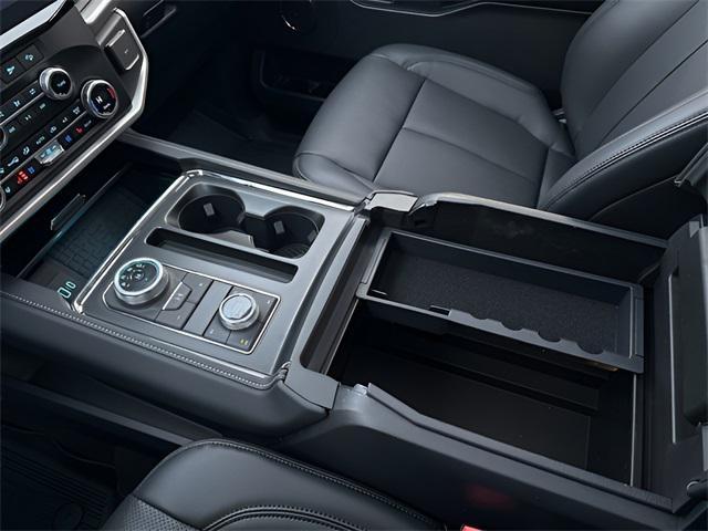new 2024 Ford Expedition car, priced at $65,977