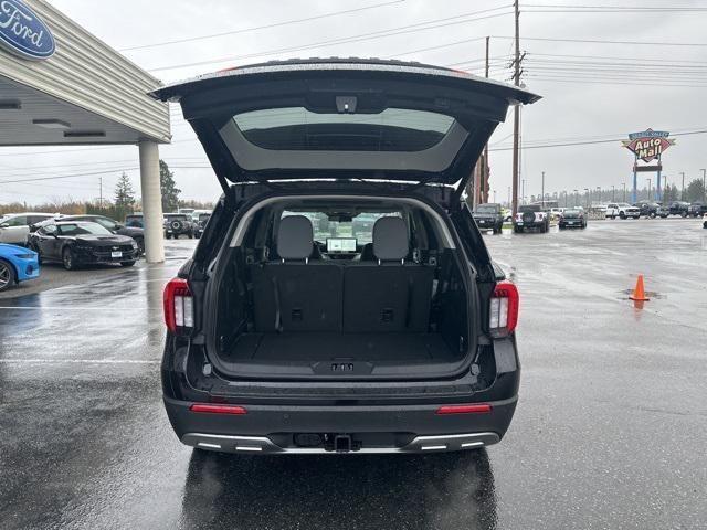 new 2025 Ford Explorer car, priced at $40,977