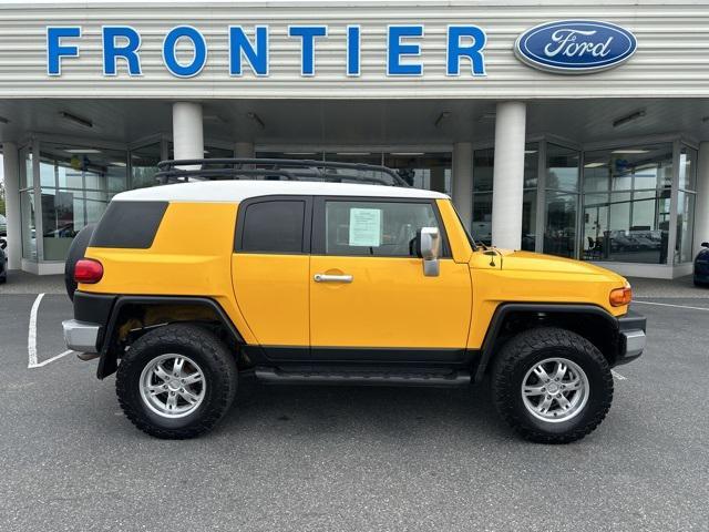 used 2007 Toyota FJ Cruiser car, priced at $17,377