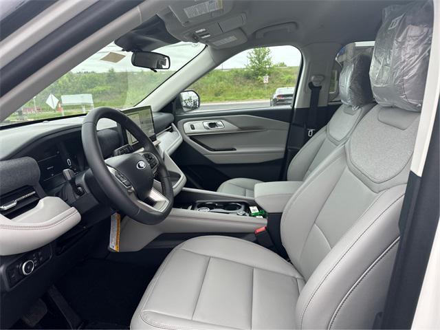 new 2025 Ford Explorer car, priced at $44,916