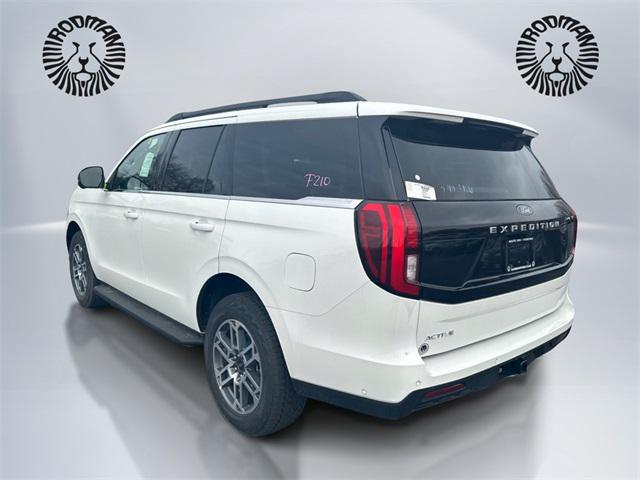new 2025 Ford Expedition car, priced at $72,600
