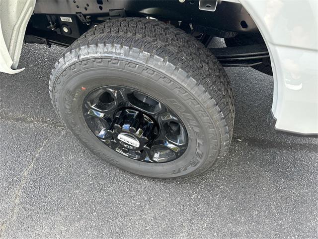 new 2025 Ford F-250 car, priced at $51,930
