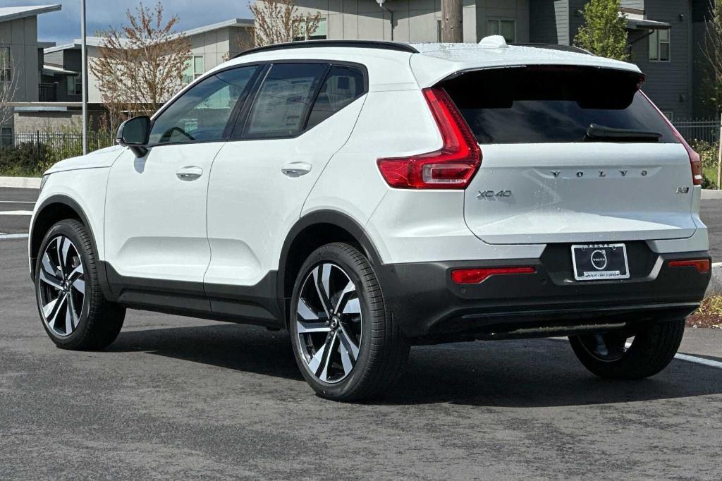 new 2024 Volvo XC40 car, priced at $52,180