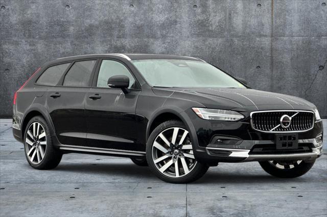 new 2025 Volvo V90 Cross Country car, priced at $68,525