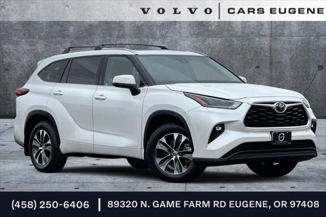 used 2021 Toyota Highlander car, priced at $33,988