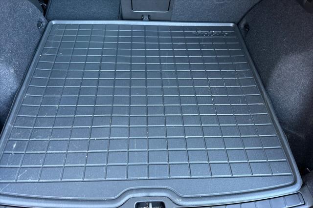 used 2024 Volvo XC40 car, priced at $31,522
