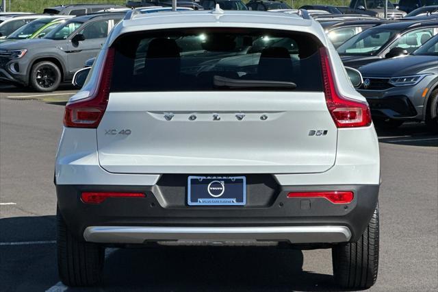 new 2025 Volvo XC40 car