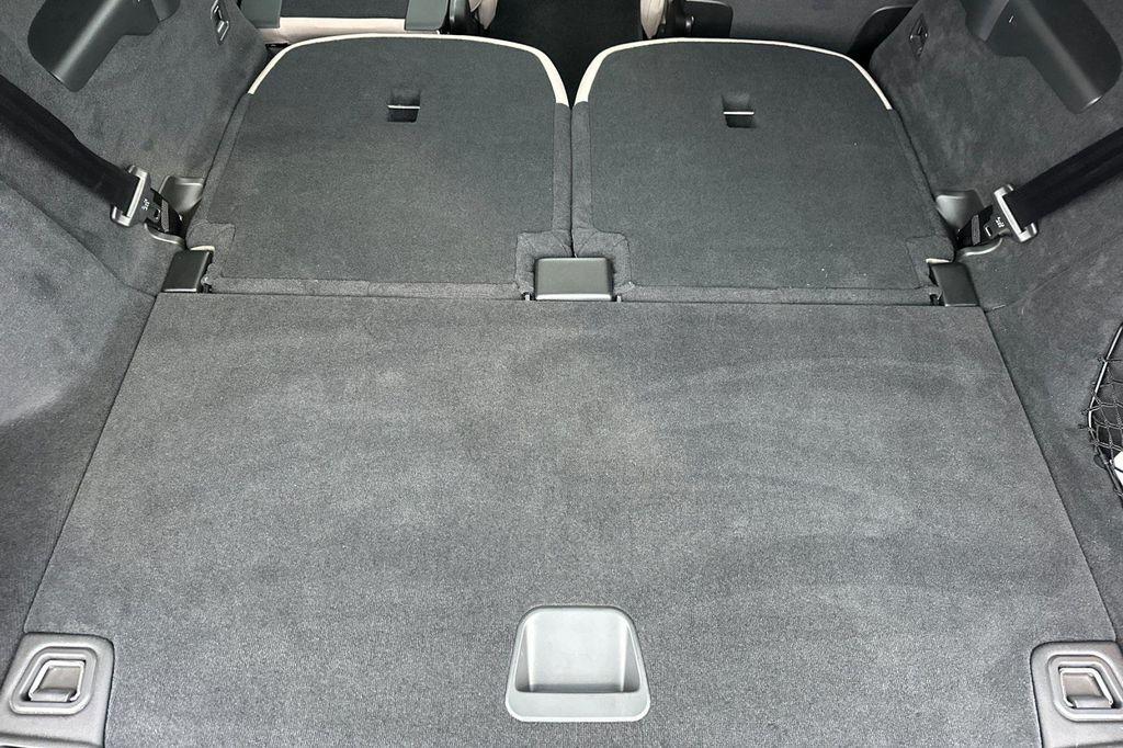 new 2025 Volvo EX90 car, priced at $86,140