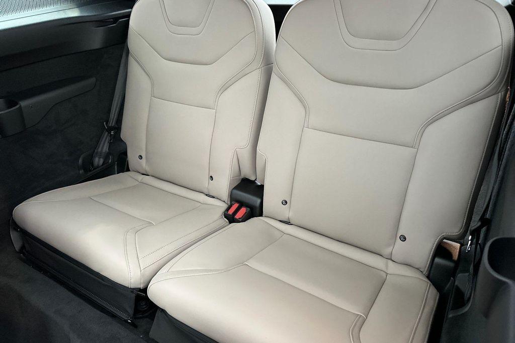 new 2025 Volvo EX90 car, priced at $86,140