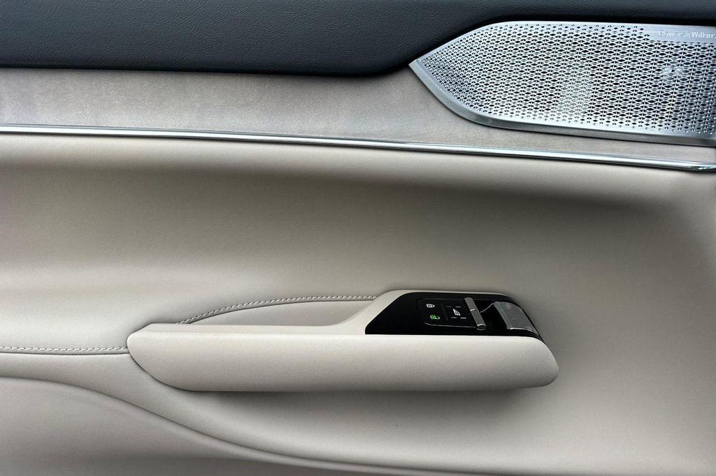 new 2025 Volvo EX90 car, priced at $86,140