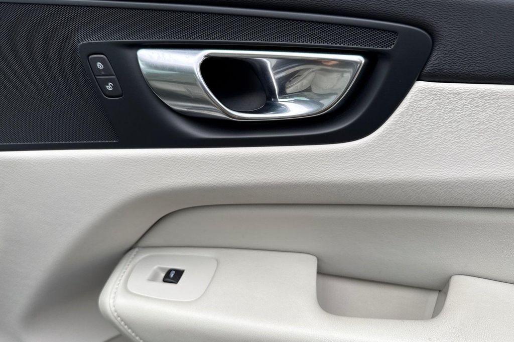 used 2023 Volvo XC60 car