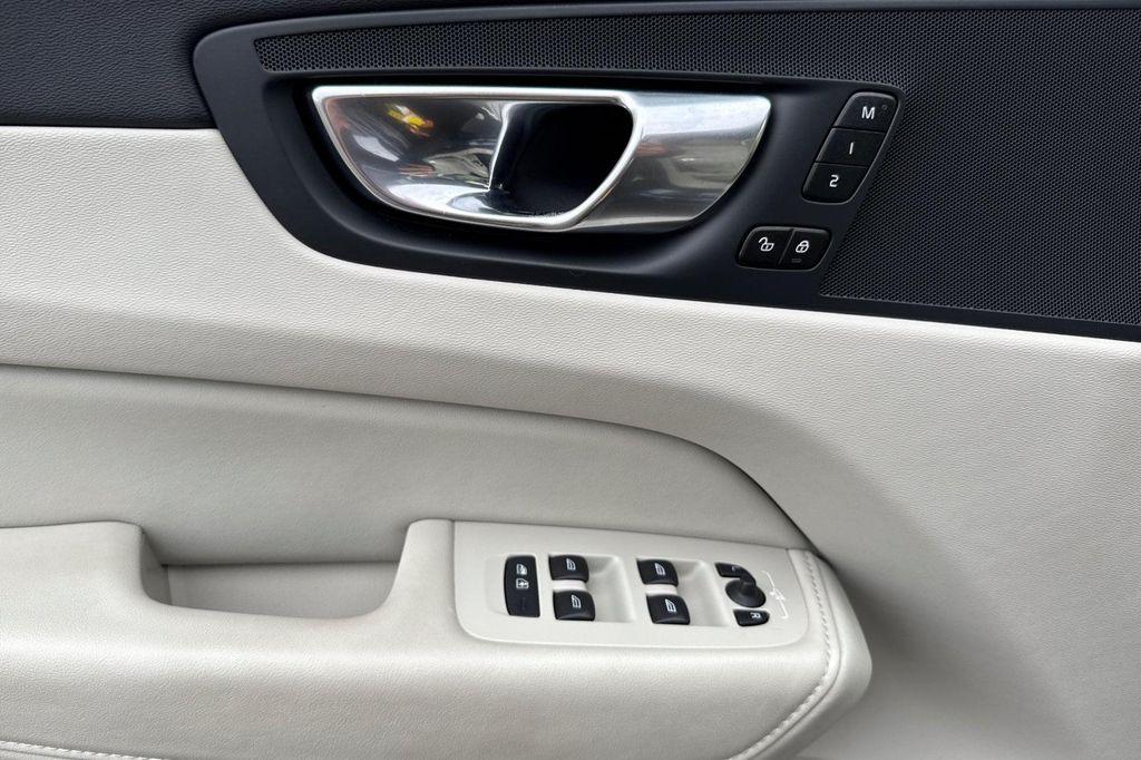 used 2023 Volvo XC60 car