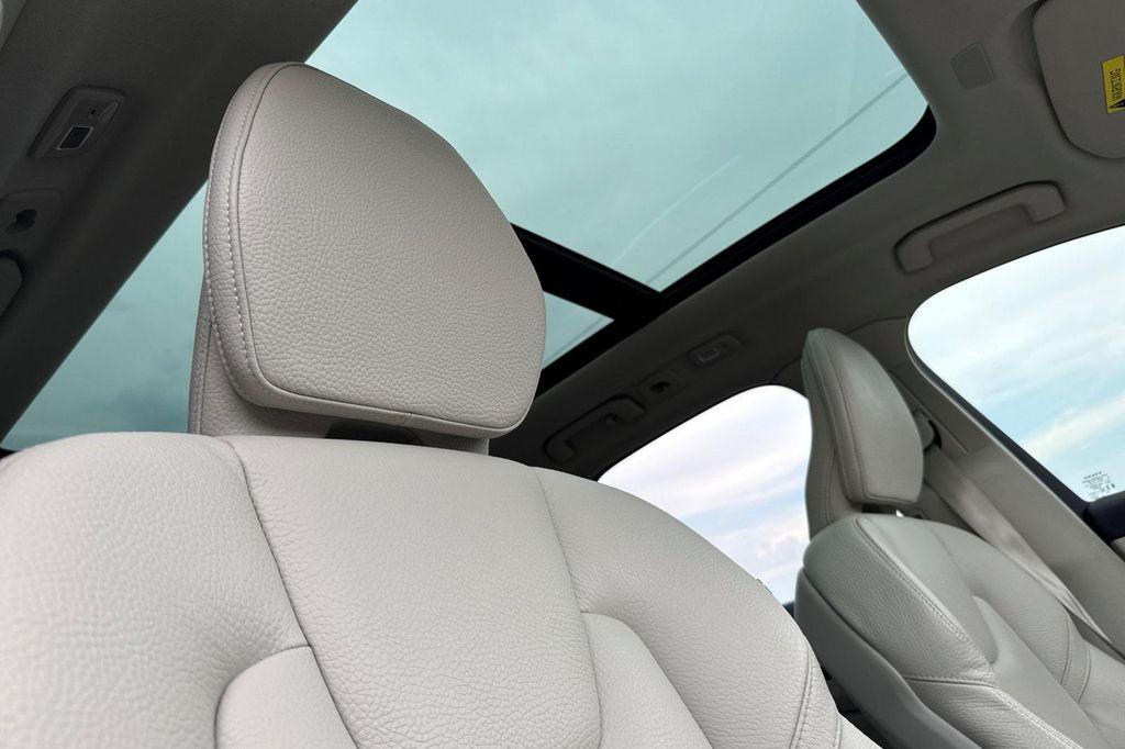 used 2023 Volvo XC60 car