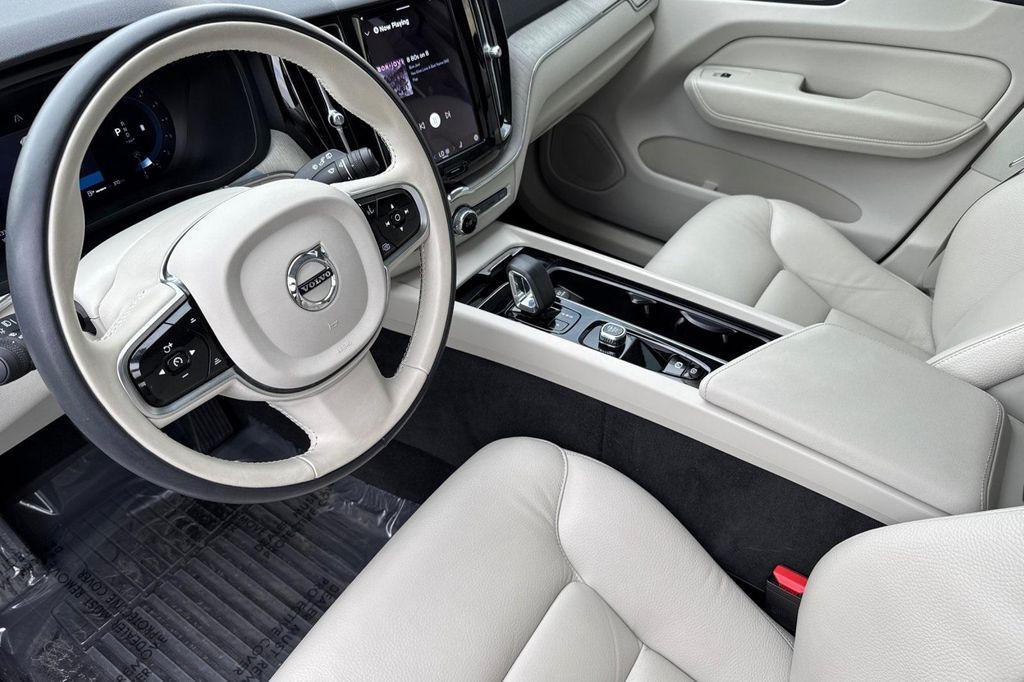 used 2023 Volvo XC60 car