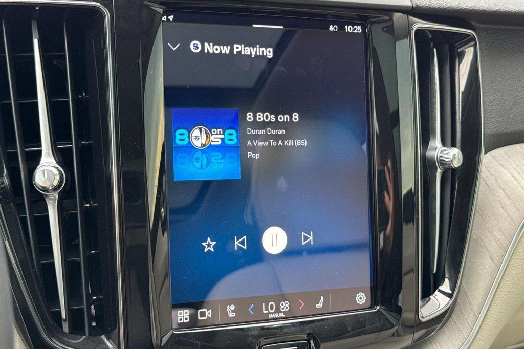 used 2023 Volvo XC60 car